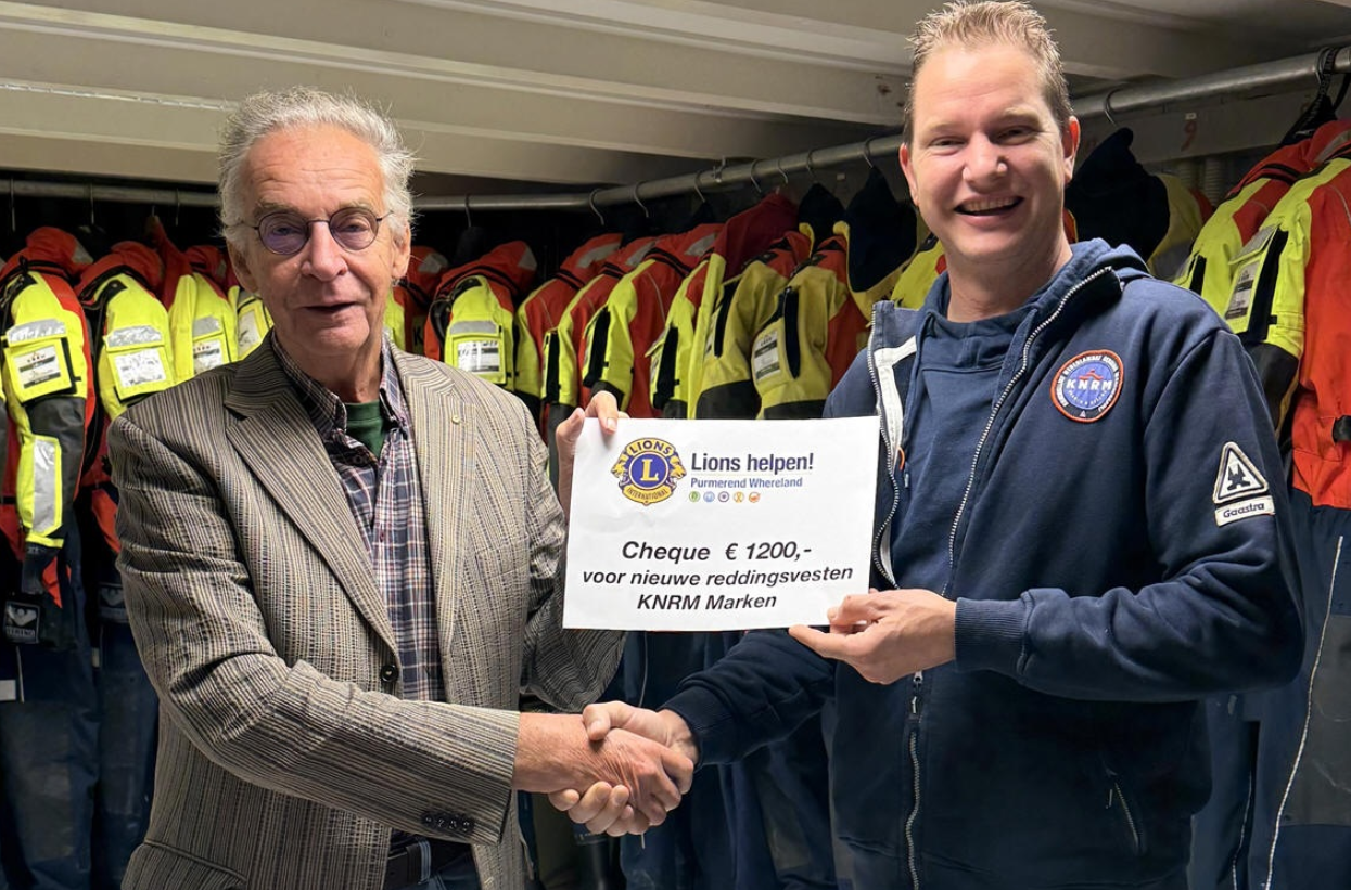 Lionsclub Purmerend Whereland schenkt € 1.200 aan KNRM Marken