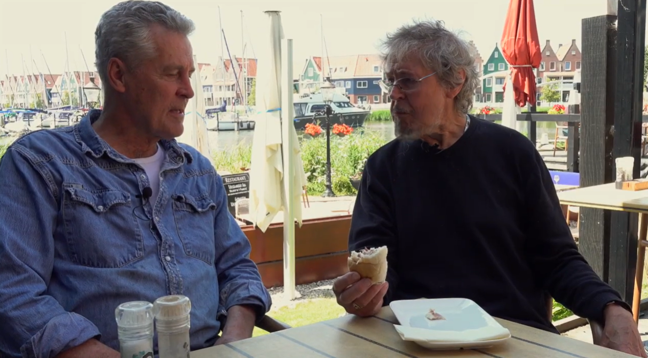 Piet Veerman proeft de smaak van Volendam bij Smit-Bokkum ?? -