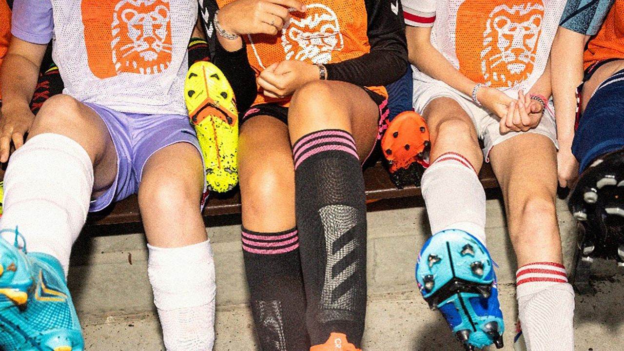 Nieuw sponsorcontract voor drie jaar tussen SV Marken en ING -