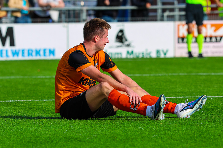 Jong Almere City bezorgt RKAV Volendam pijnlijke middag -